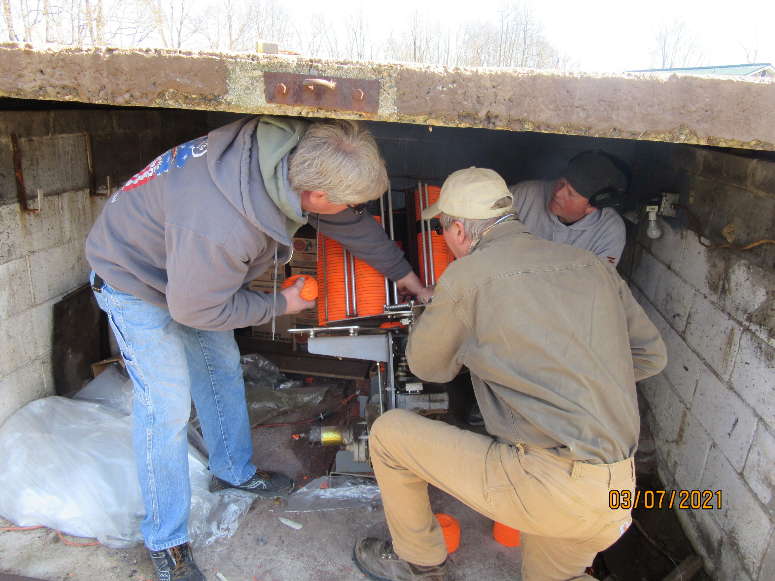 Loading the trap machine